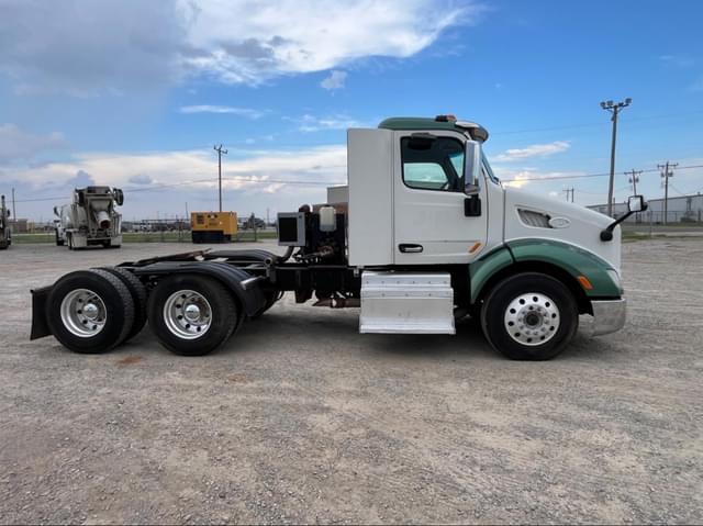 Image of Peterbilt 579 equipment image 2