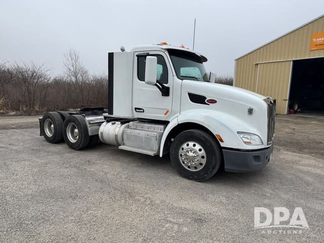 Image of Peterbilt 579 equipment image 1