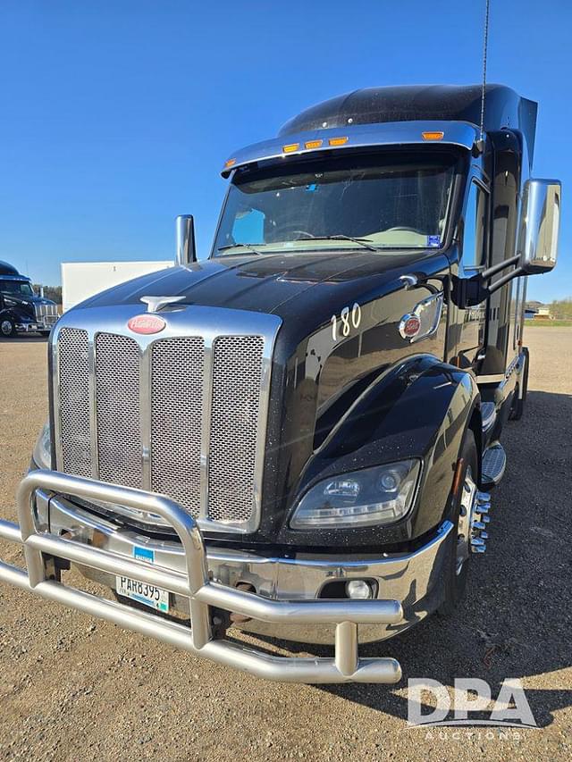 Image of Peterbilt 579 equipment image 4