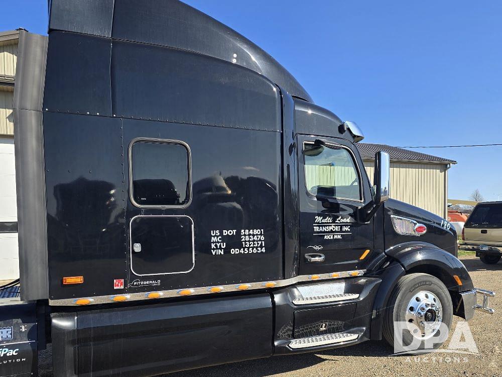 Image of Peterbilt 579 Primary image