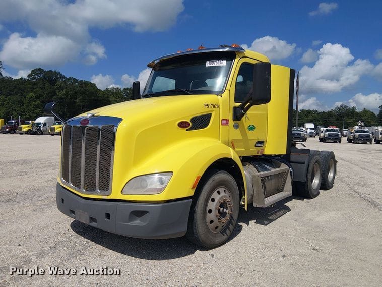 2017 Peterbilt 579 Equipment Image0