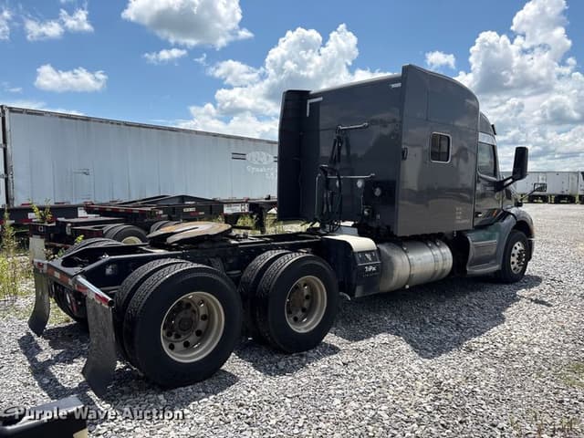Image of Peterbilt 579 equipment image 4