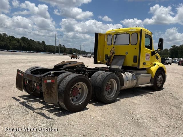 Image of Peterbilt 579 equipment image 4
