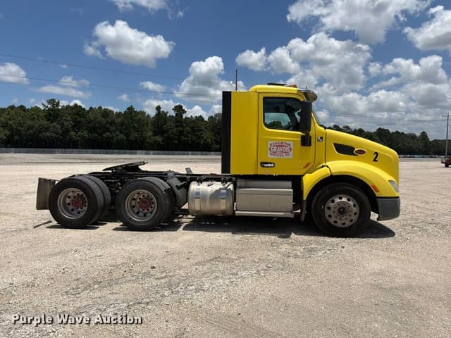Image of Peterbilt 579 equipment image 3