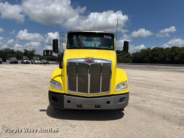 Image of Peterbilt 579 equipment image 1