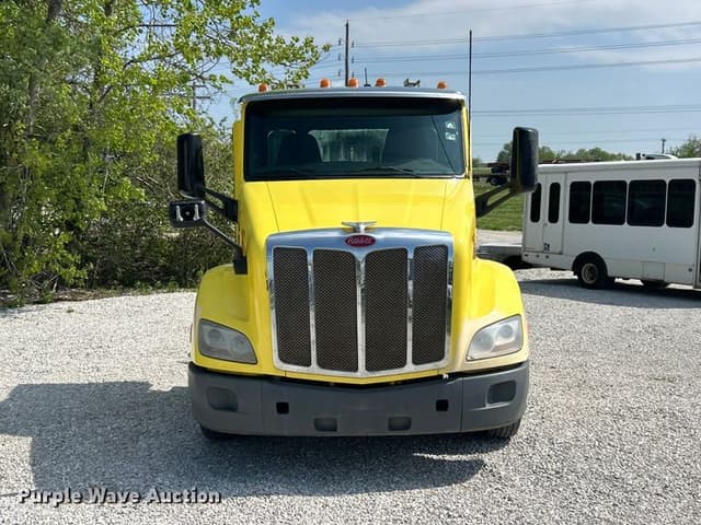 Image of Peterbilt 579 equipment image 1