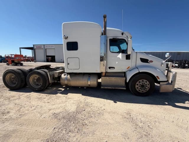 Image of Peterbilt 579 equipment image 3