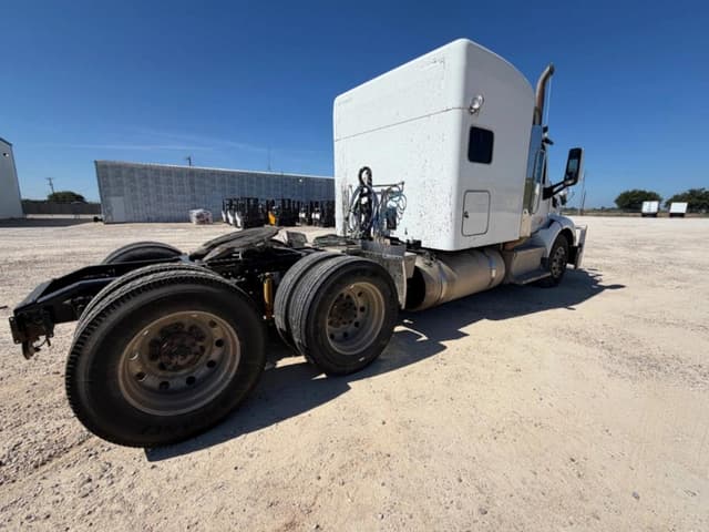 Image of Peterbilt 579 equipment image 4