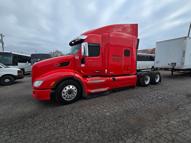 Image of Peterbilt 579 equipment image 4