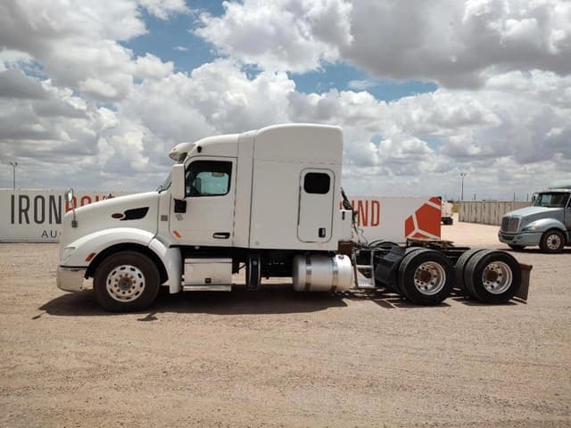 Image of Peterbilt 579 equipment image 1