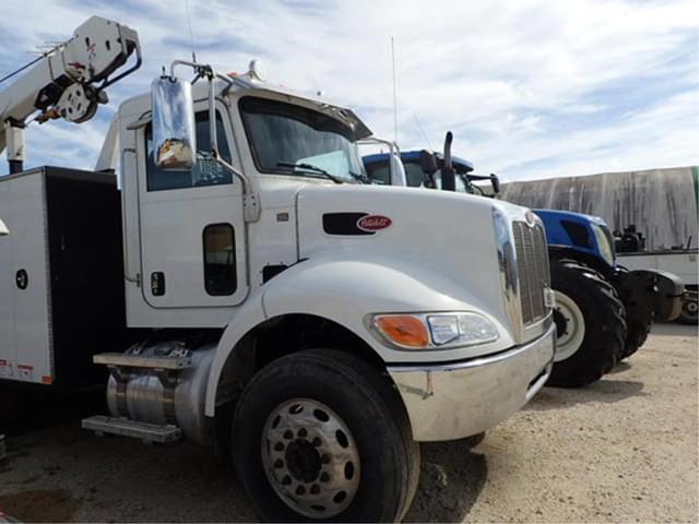 Image of Peterbilt 337 equipment image 3
