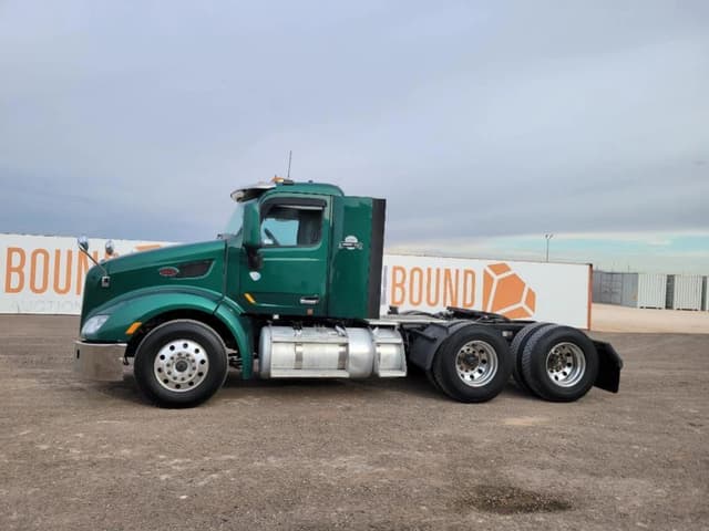 Image of Peterbilt 579 equipment image 1