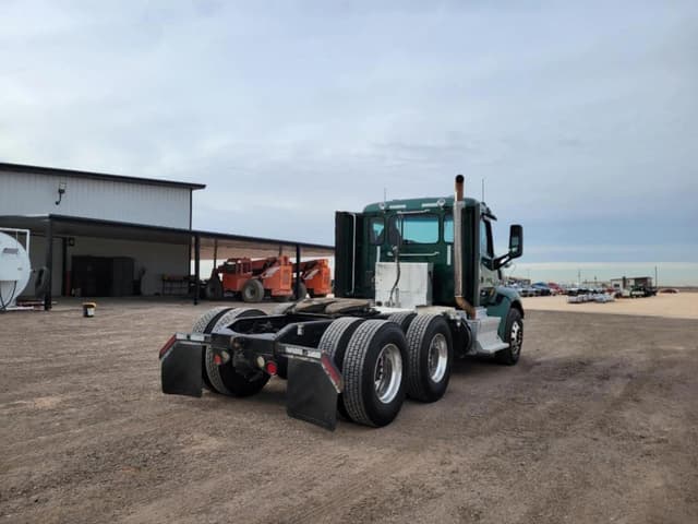 Image of Peterbilt 579 equipment image 4