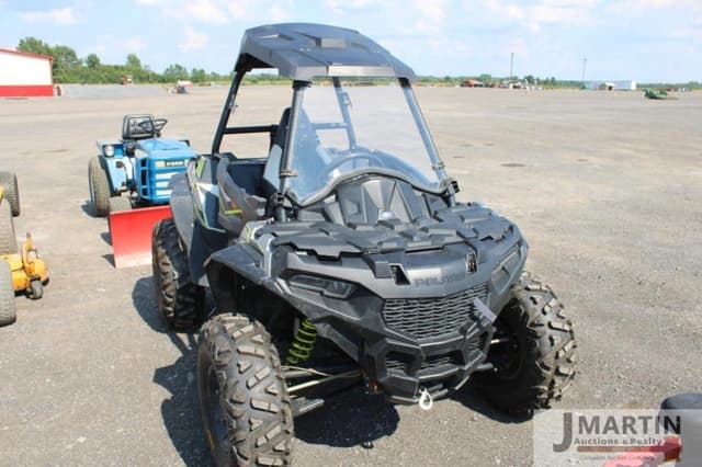 Image of Polaris 900 equipment image 1