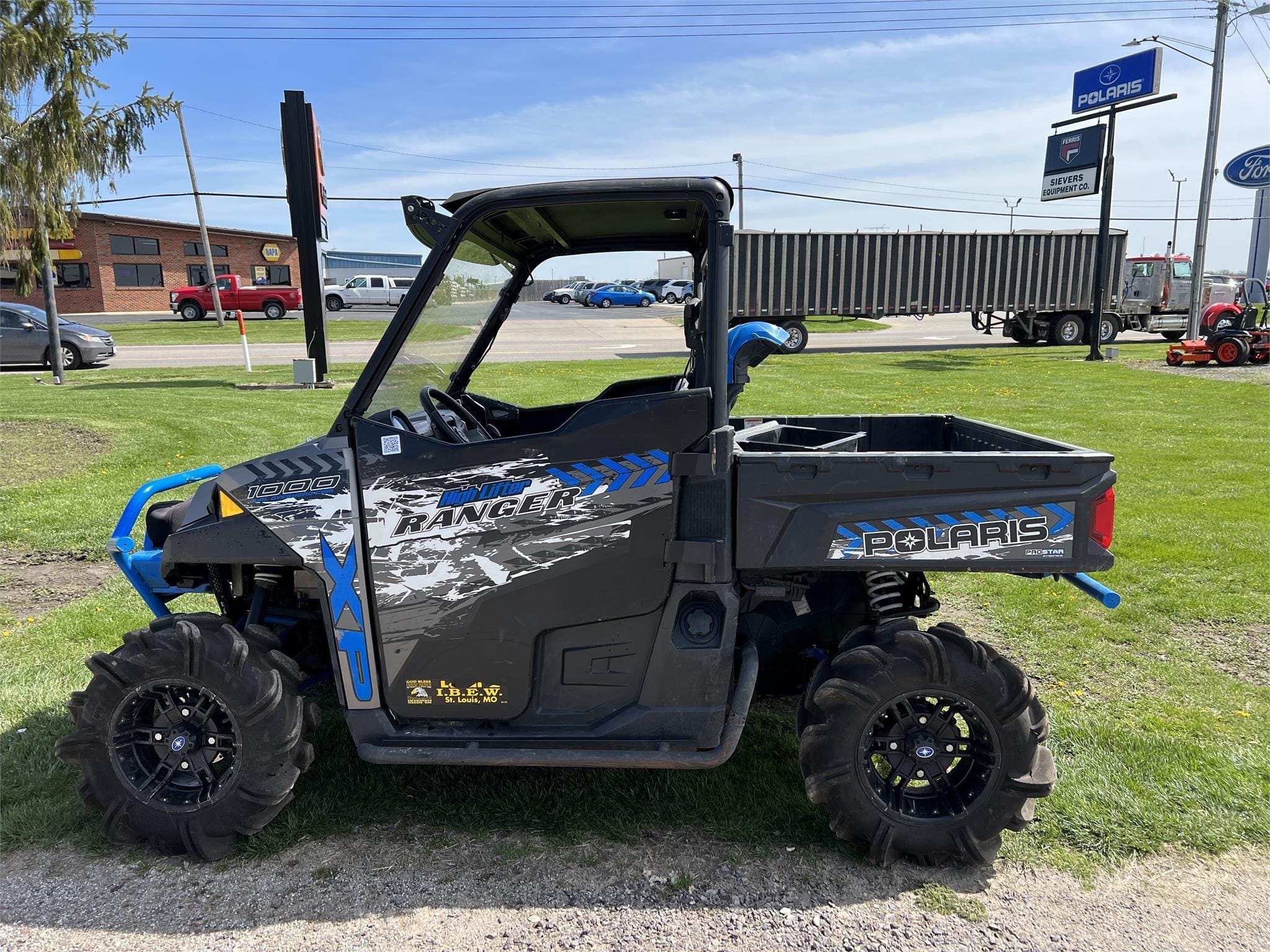 2017 Polaris Ranger XP 1000 EPS LE Equipment Image0