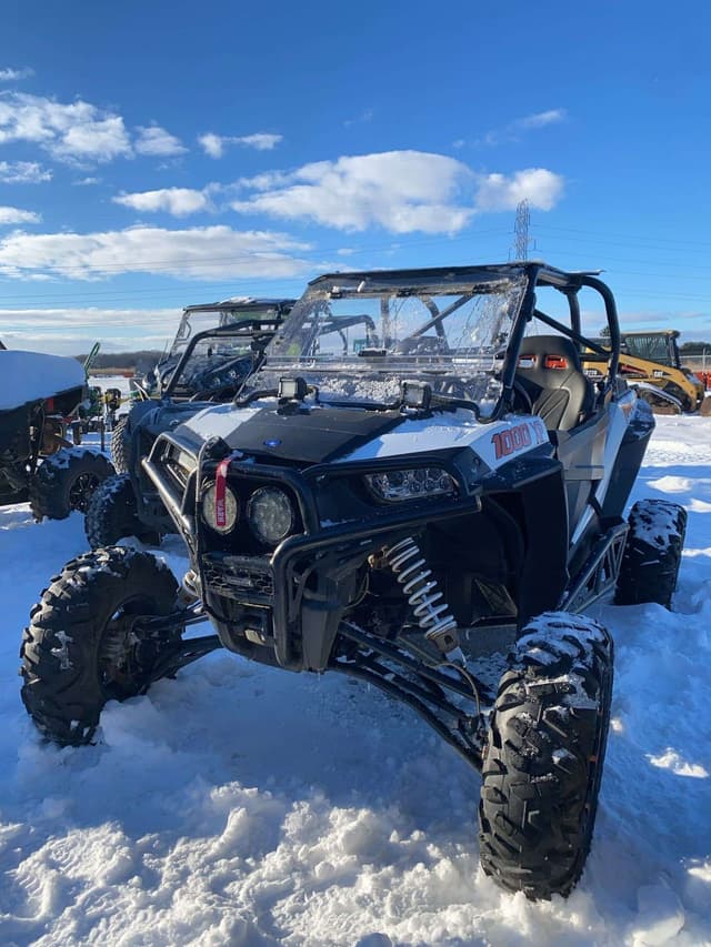 Image of Polaris RZR XP 1000 equipment image 2