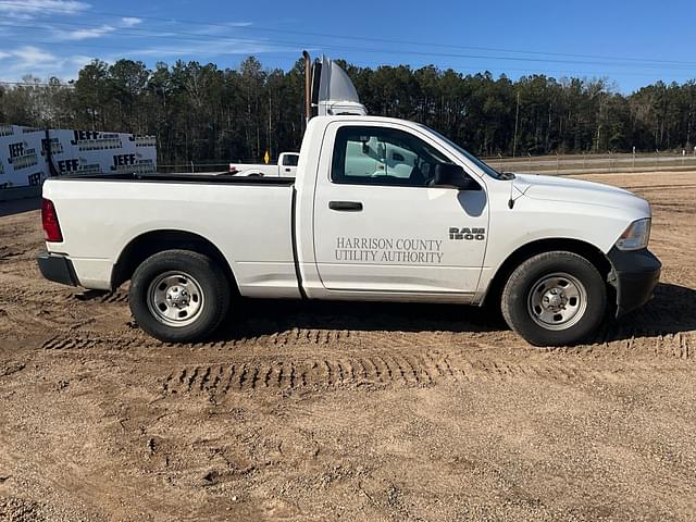 Image of Dodge Ram 1500 equipment image 3