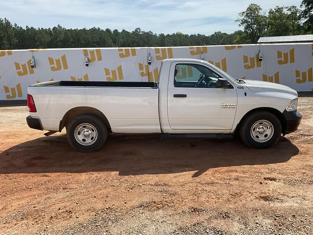 Image of Dodge Ram 1500 equipment image 3