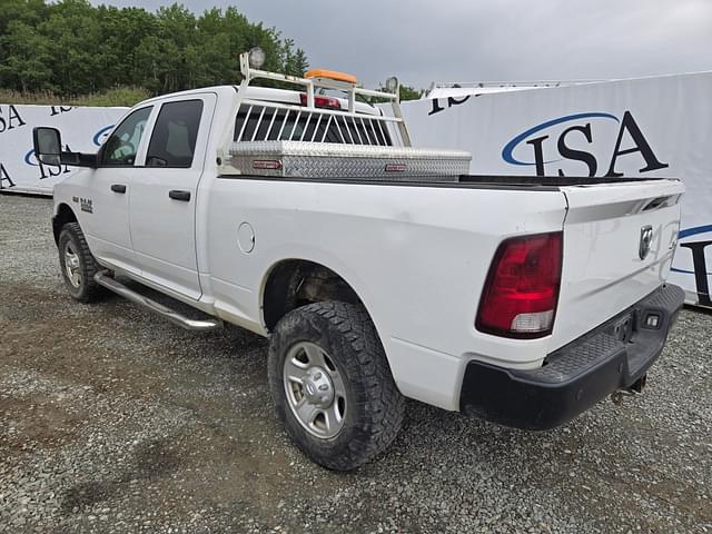 Image of Dodge Ram 2500 equipment image 2