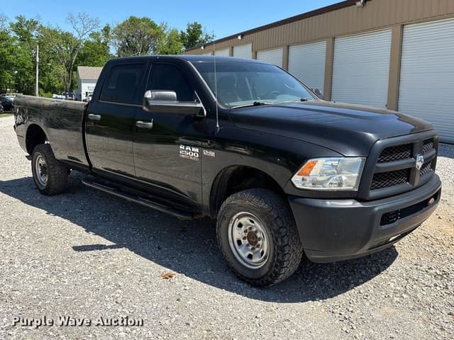 Image of Dodge Ram 2500 equipment image 2