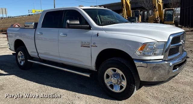 Image of Dodge Ram 2500 equipment image 2