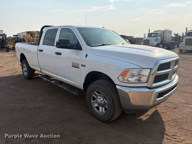 Image of Dodge Ram 2500 equipment image 2