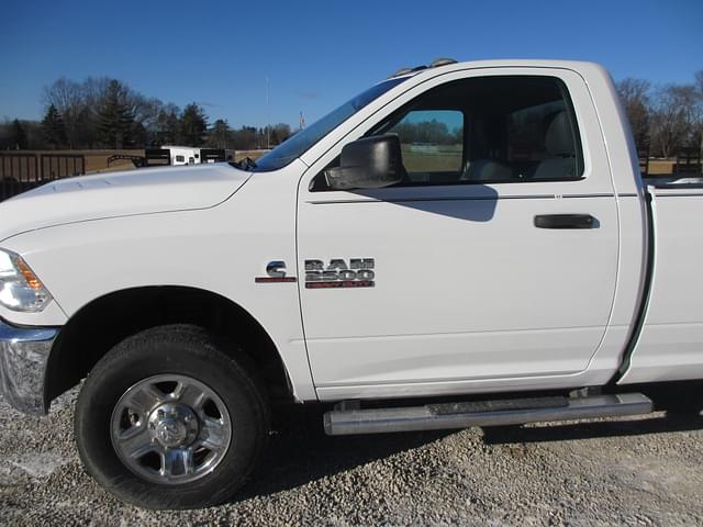 Image of Dodge Ram 2500HD equipment image 4