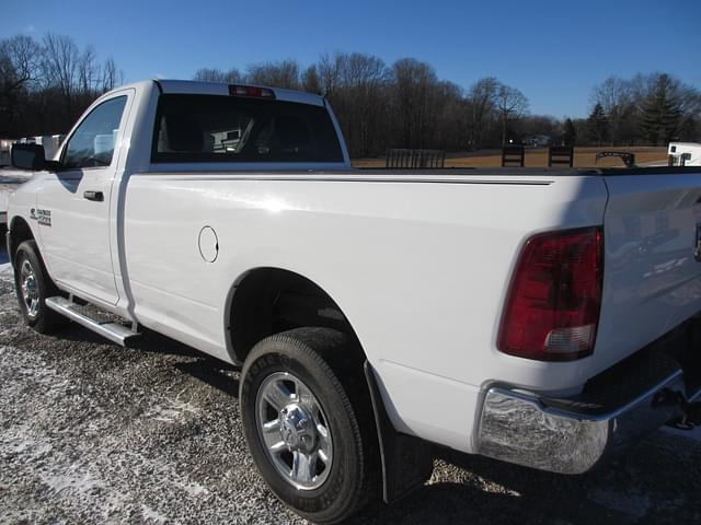 Image of Dodge Ram 2500HD equipment image 2