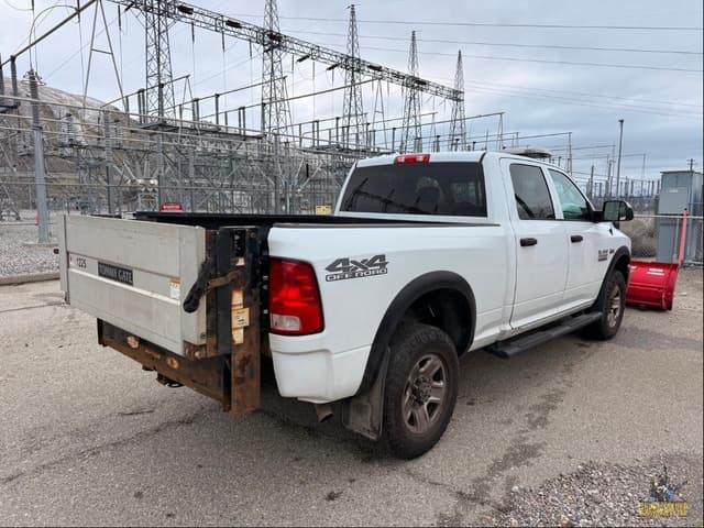 Image of Dodge Ram 2500HD equipment image 2