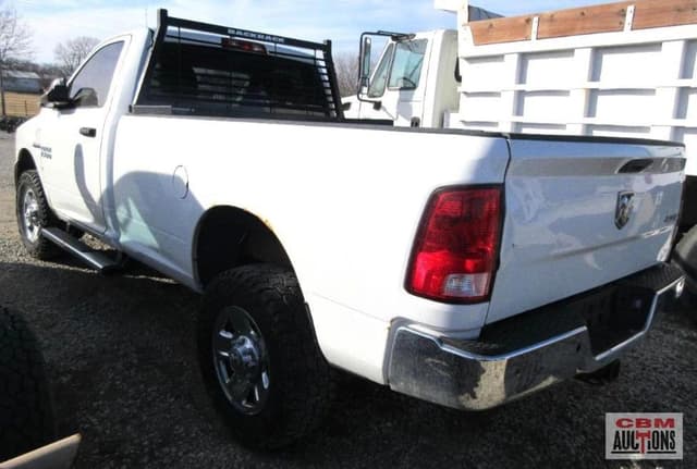 Image of Dodge Ram 2500 equipment image 2