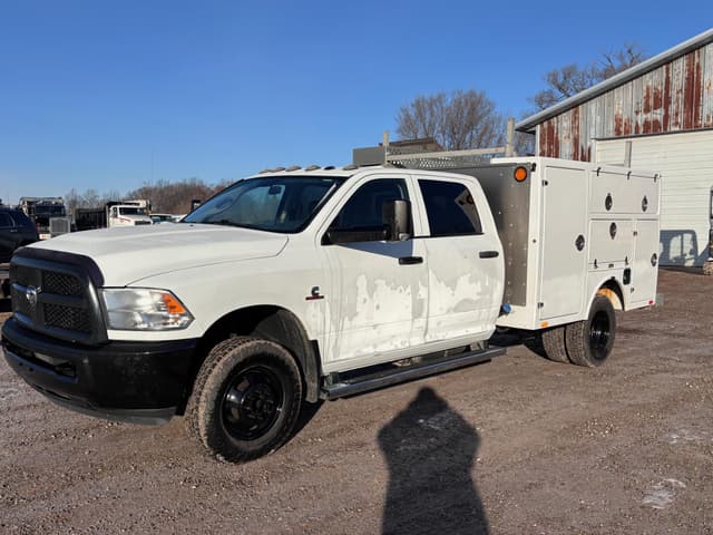 Image of Dodge Ram 3500 equipment image 2