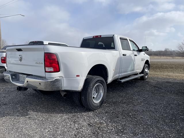 Image of Dodge Ram 3500 equipment image 3