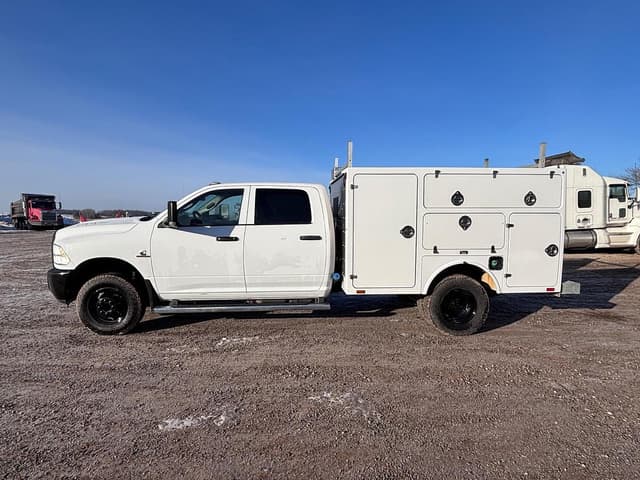 Image of Dodge Ram 3500 equipment image 3