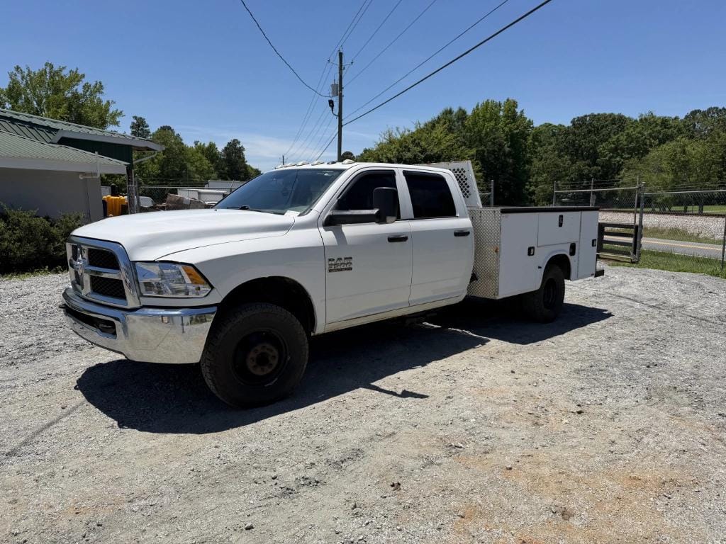2017 Dodge Ram 3500 Equipment Image0