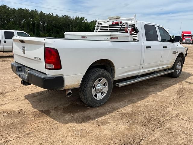 Image of Dodge Ram 3500 equipment image 4
