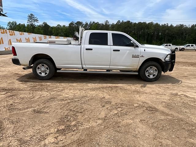 Image of Dodge Ram 3500 equipment image 3