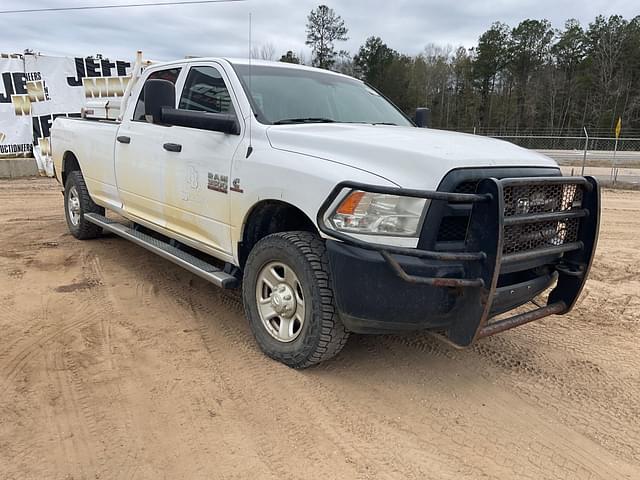 Image of Dodge Ram 3500 equipment image 2