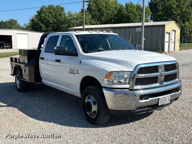 Image of Dodge Ram 3500 equipment image 2