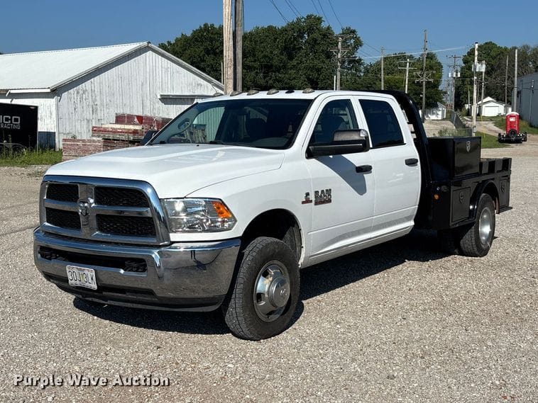 2017 Dodge Ram 3500 Equipment Image0