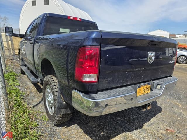 Image of Dodge Ram 3500 equipment image 2