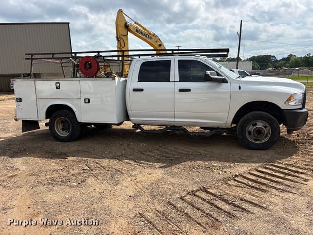 Image of Dodge Ram 3500 equipment image 3