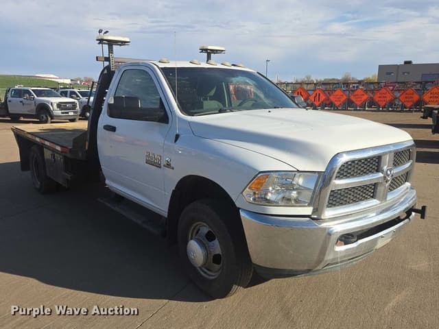 Image of Dodge Ram 3500HD equipment image 2