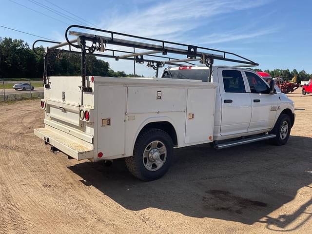 Image of Dodge Ram 3500HD equipment image 4