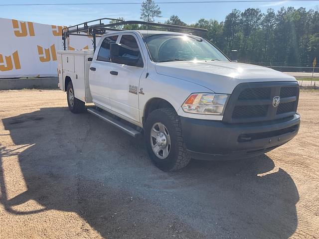 Image of Dodge Ram 3500HD equipment image 2