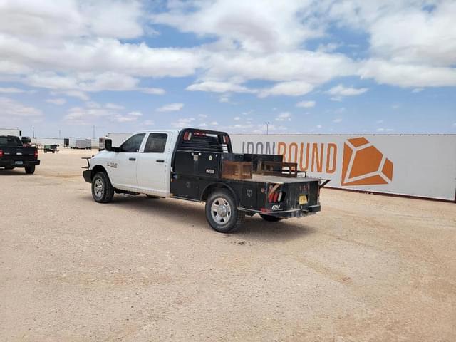 Image of Dodge Ram 3500 equipment image 2