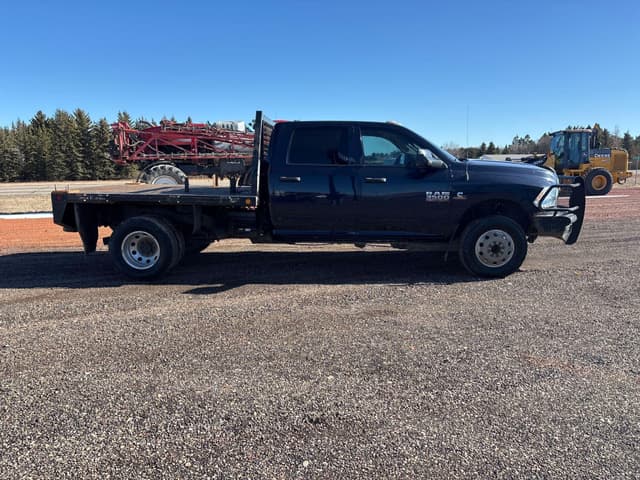 Image of Dodge Ram 3500 equipment image 3