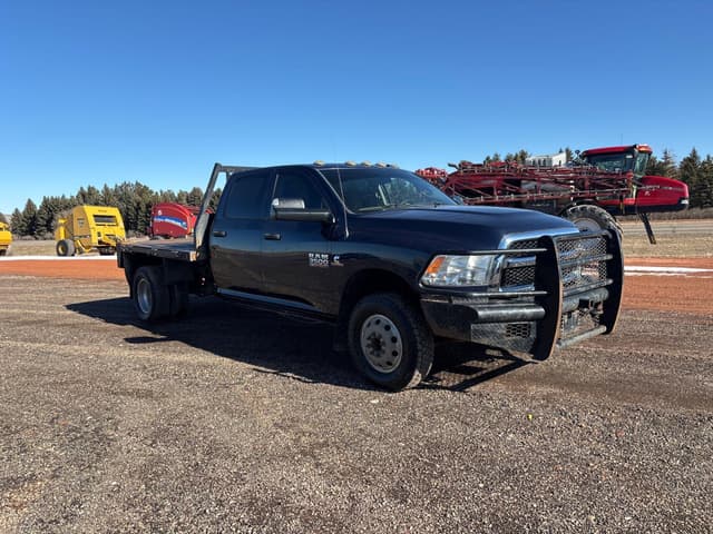 Image of Dodge Ram 3500 equipment image 2