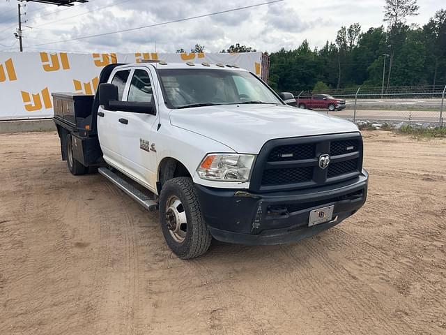 Image of Dodge Ram 3500 equipment image 2