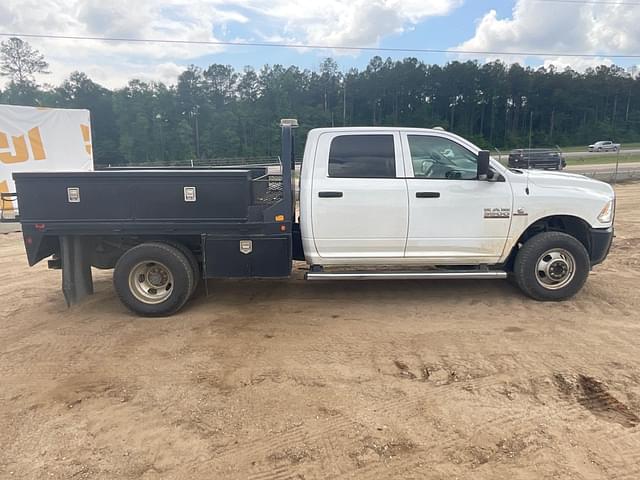 Image of Dodge Ram 3500 equipment image 4