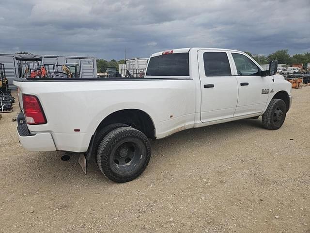 Image of Dodge Ram 3500 equipment image 3